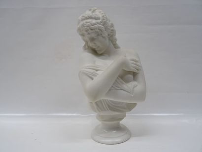 PUGI La frileuse, sculpture en marbre blanc...