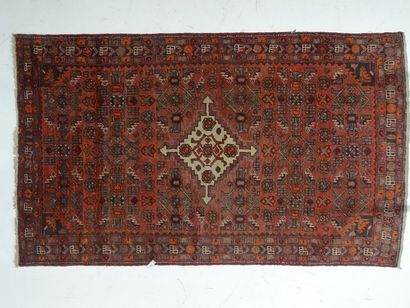 Tapis de laine noué, 217 x 127 cm (7)