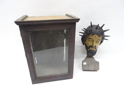 Tête de Christ en bois en polychrome. Espagne,...
