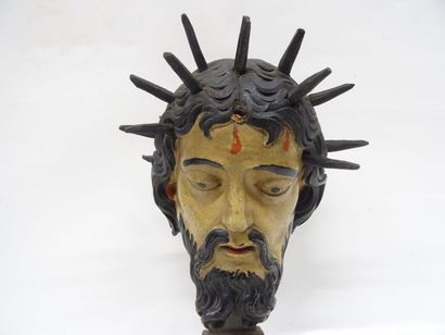 Tête de Christ en bois en polychrome. Espagne,...