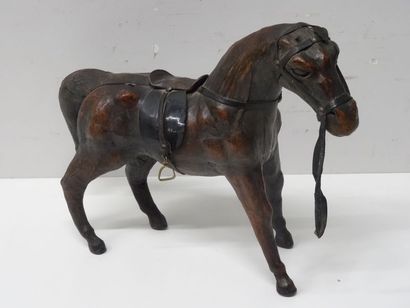 Cheval en cuir, travail artisanal ancien...