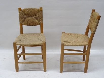PERRIAND Charlotte Paire de chaises modèle...