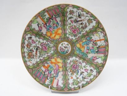 Plat en porcelaine de Canton. XIXe siècl...