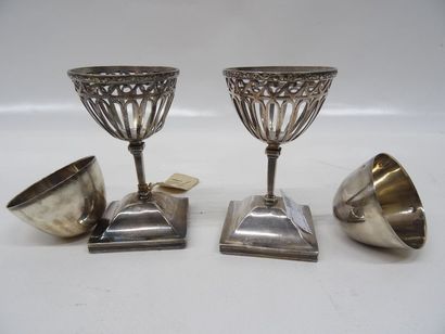 2 coquetiers en argent. 1ère moitié du XIXe...