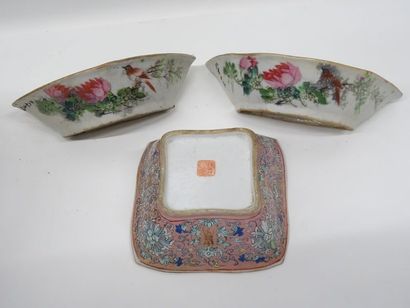 Coffret octogonal en bois laqué à décor d'Extrême-Orient,...