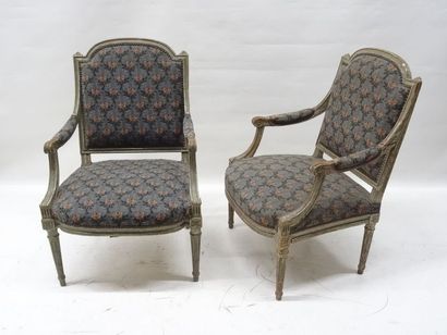 Paire de fauteuils à dossier plat en hêtre...