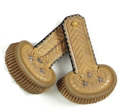 Paire d'épaulettes de général de division...