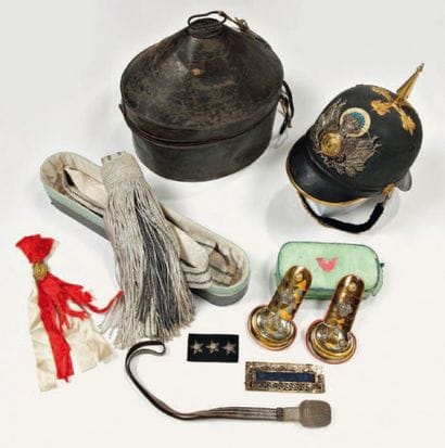 Casque à pointe aux armes des Bragance, en...