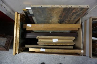 Meeting of paintings and framed pieces: seascapes,...