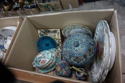 Tea and dessert sets in Limoges porcelain...