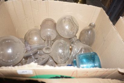 Glass and crystal set including flasks, carafes,...