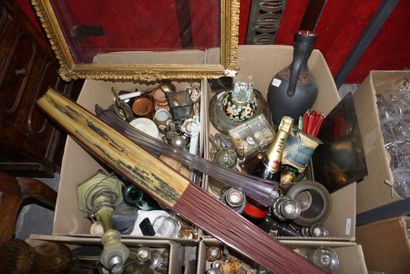 Important set of knick-knacks including desk...
