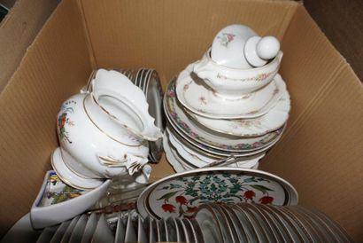 Porcelain dinner service, earthenware plates,...
