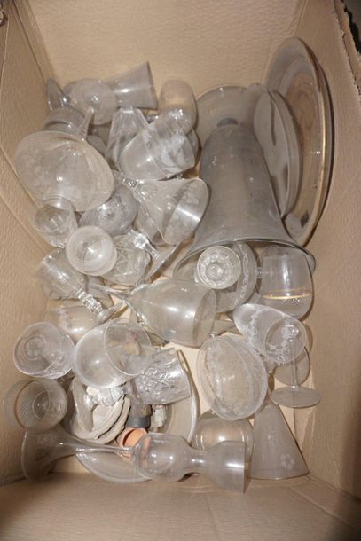 Set in glass and crystal including table...