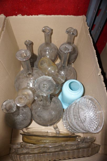 Set in glass and crystal including table...