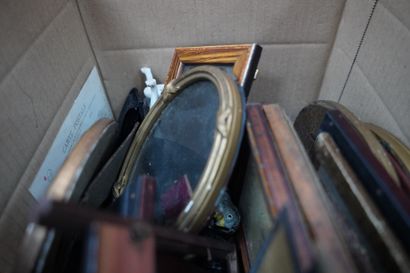 Ensemble d'objets de vitrine, comprenant...