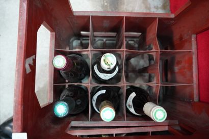 Réunion de 16 bouteilles de vin dont : Pouilly...