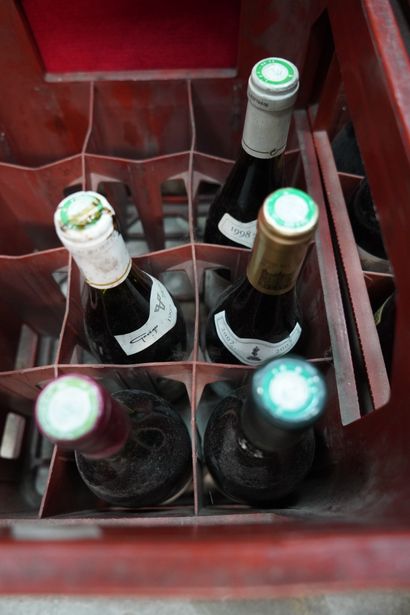 Réunion de 16 bouteilles de vin dont : Pouilly...