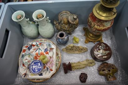 Réunion de porcelaines chinoises dont : paire...