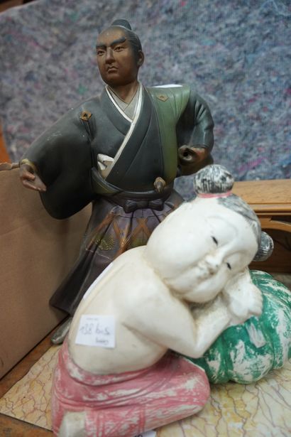 Réunion de bibelots chinois et japonais comprenant...