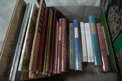 Réunion de livres et de revues d'enfants...