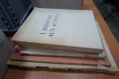 Réunion de livres brochés, certains illustrés...