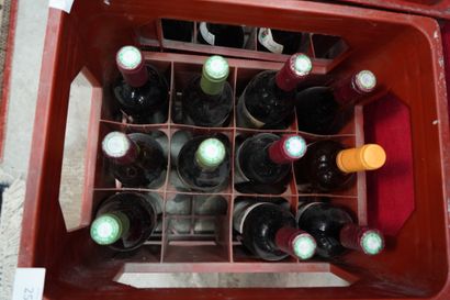 Réunion de 16 bouteilles de vin dont : Pouilly...