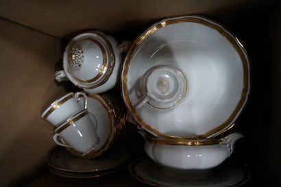 LIMOGES, service de table et service à café...