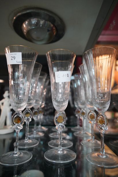 DAUM France, Douze flûtes à champagne en...