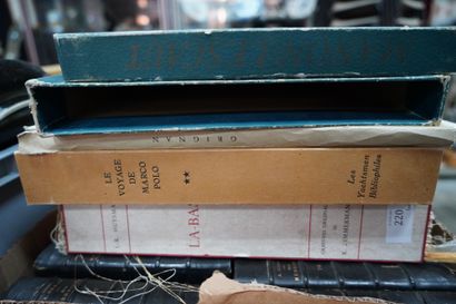 Réunion de livres brochés, certains illustrés...