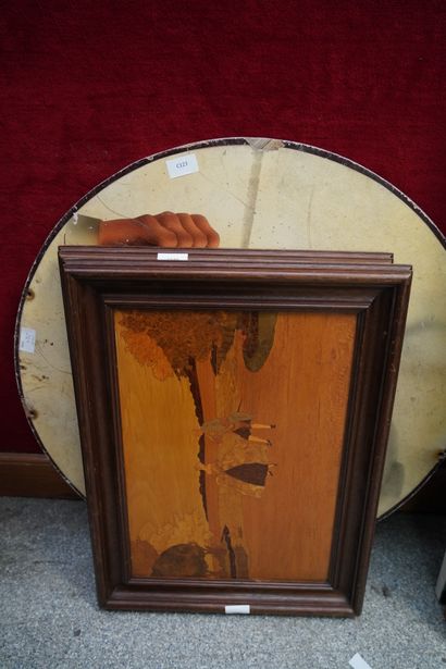 Deux panneaux en bois marqueté à décor de...