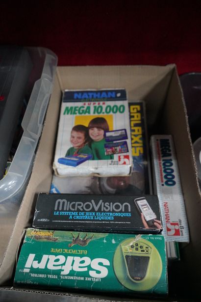 Un ensemble de jeux vidéo Vintage (un carton...