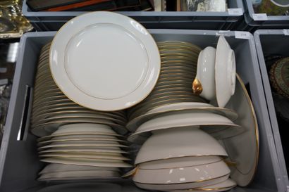 LIMOGES. James Seignolles. Service de table...