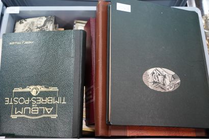 Trois albums de timbres, en majorité première...