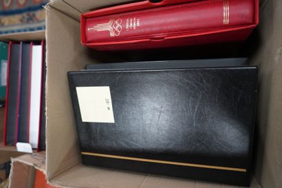 Fort lot de timbres et enveloppes premier...