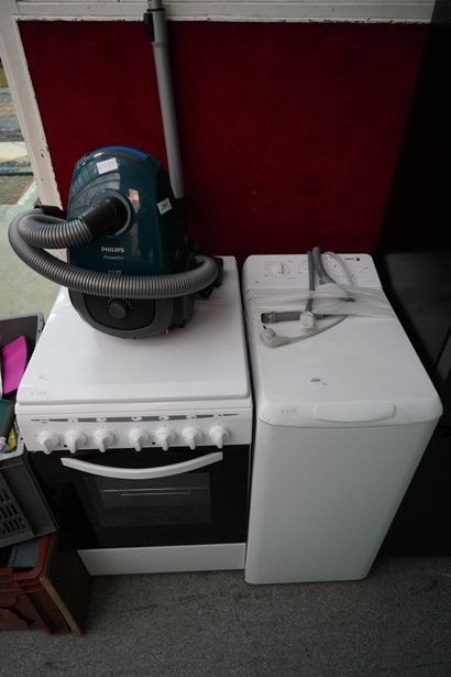 * Gazinière, aspirateur PHILIPS, et lave-linge...