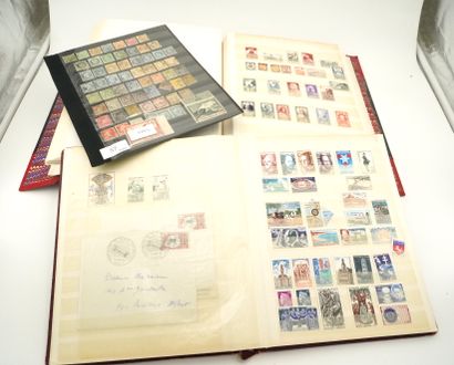 Réunion de timbres France, deux albums et...