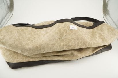 GUCCI, sac de voyage en toile monogrammée...
