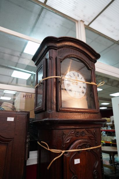 Deux classeurs à rideaux, deux portes d'armoire...