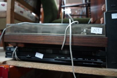 * BANG OLUFSEN, pour les enceintes modèle...