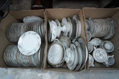 Limoges, important service de table en porcelaine...