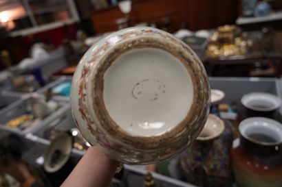 Réunion de 7 vases en céramique dont Chine...