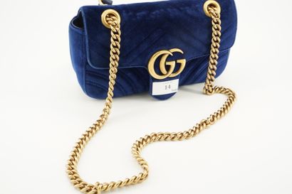 GUCCI, sac à main modèle MARMONT en velours...