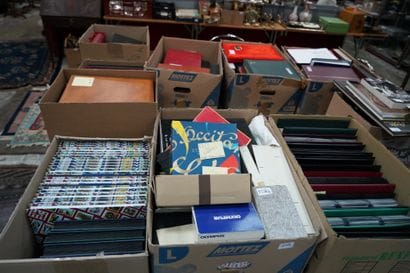 Fort lot de timbres et enveloppes premier...