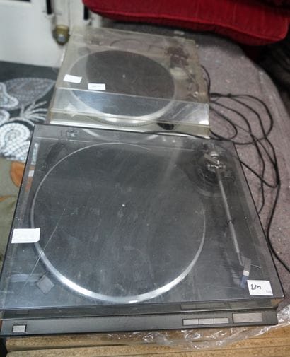 Deux platines TECHNICS et CONTINENTAL ED...