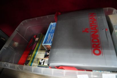 Un ensemble de jeux vidéo Vintage (un carton...