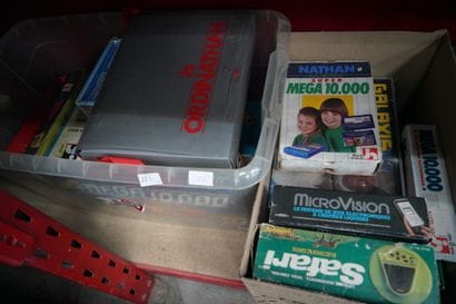 Un ensemble de jeux vidéo Vintage (un carton...