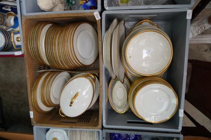 *Partie de service en porcelaine Limoges...