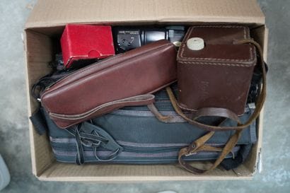 Une réunion d'appareils photographiques,...