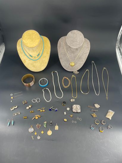 Lot de bijoux fantaisie (1 sachet).